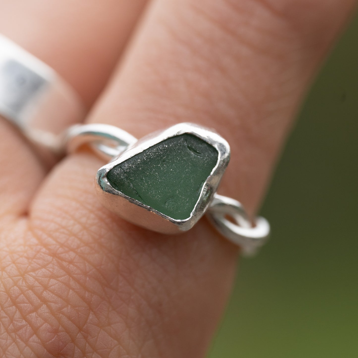 Green Seaglass Ring with Twist Band - Size M 1/2